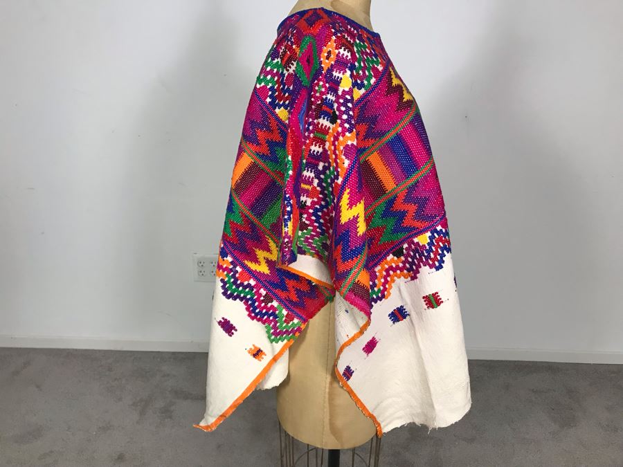 Handmade Guatemalan / Columbian Textile Poncho (JUST ADDED) [Photo 5]