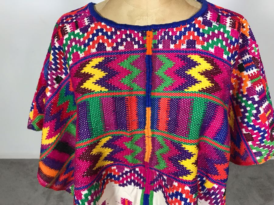 Handmade Guatemalan / Columbian Textile Poncho (JUST ADDED) [Photo 3]