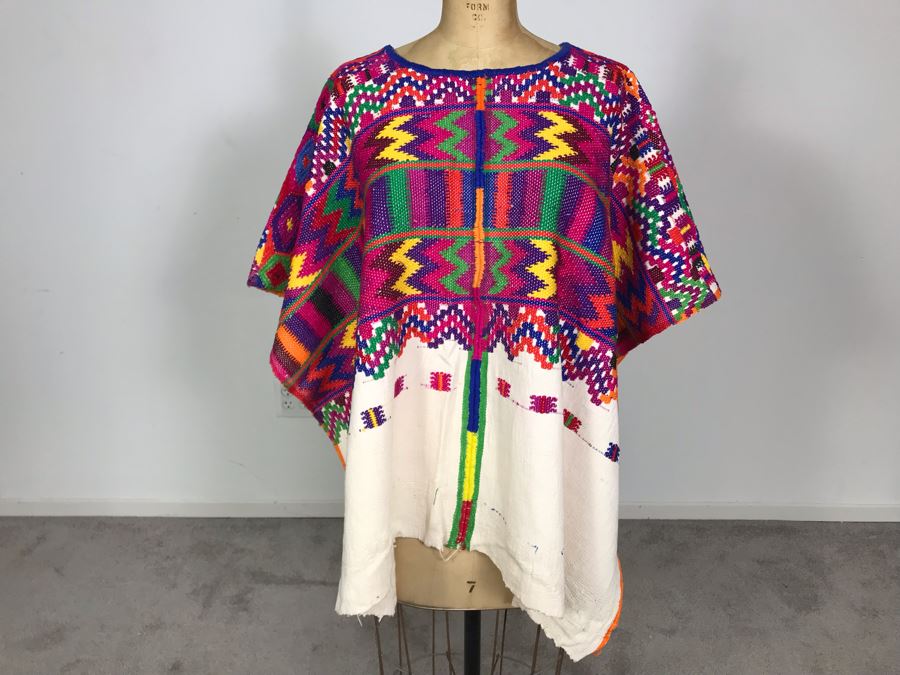 Handmade Guatemalan / Columbian Textile Poncho (JUST ADDED) [Photo 2]