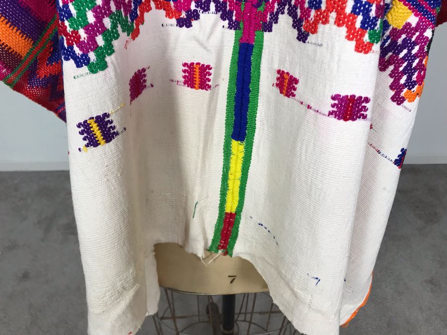 Handmade Guatemalan / Columbian Textile Poncho (JUST ADDED) [Photo 4]