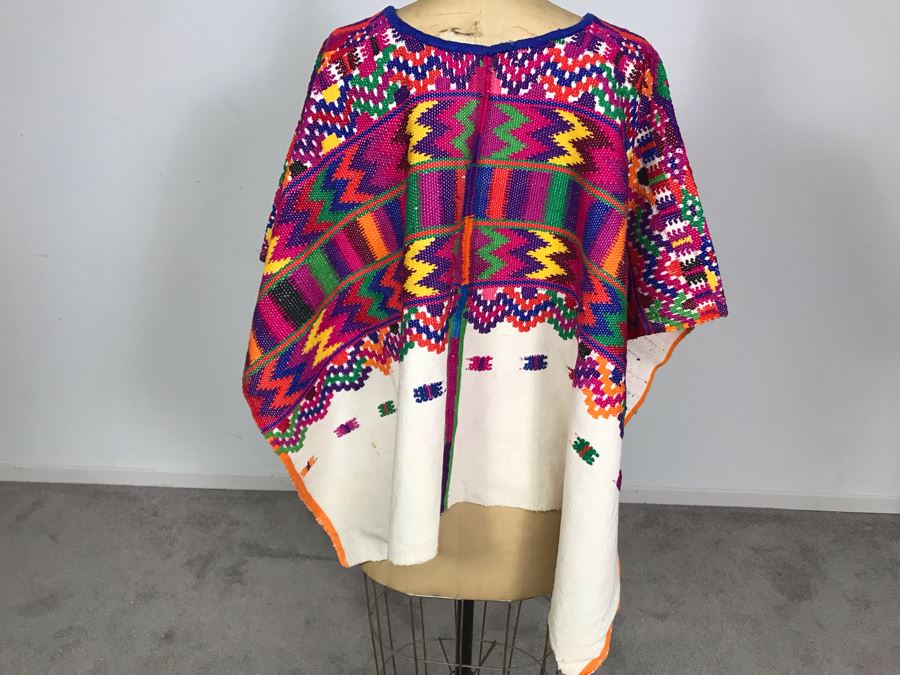 Handmade Guatemalan / Columbian Textile Poncho (JUST ADDED) [Photo 6]