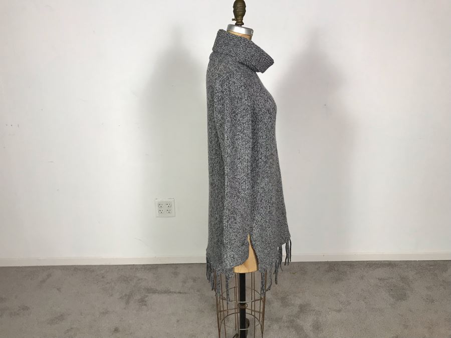 Wythe NY 100% Cashmere Sweater Size M (JUST ADDED) [Photo 2]