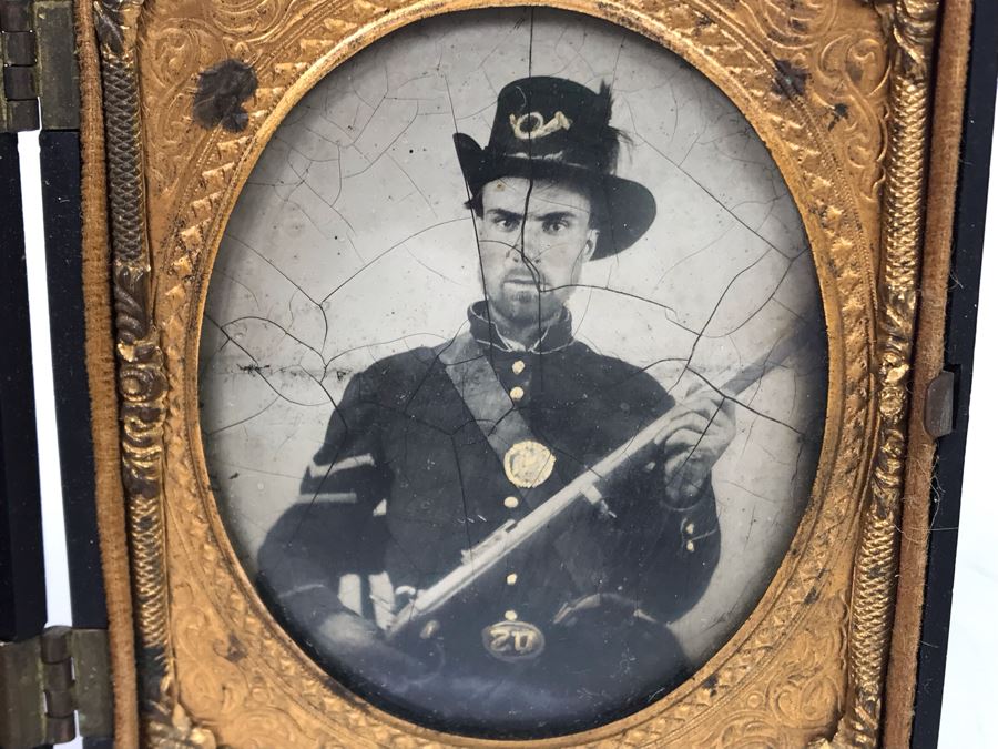 Civil War Era Soldier Old Daguerreotype Photograph With Ornate Case 3.25 X 3.75 (JUST ADDED) [Photo 4]