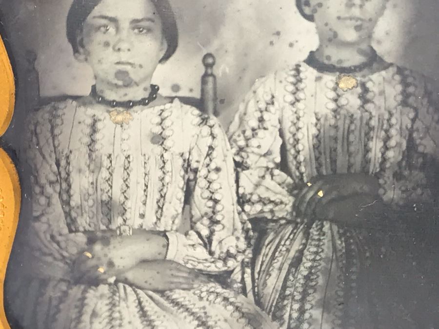 Old Daguerreotype Photograph Of Sisters With Case 3.25 X 3.75 (JUST ADDED) [Photo 9]