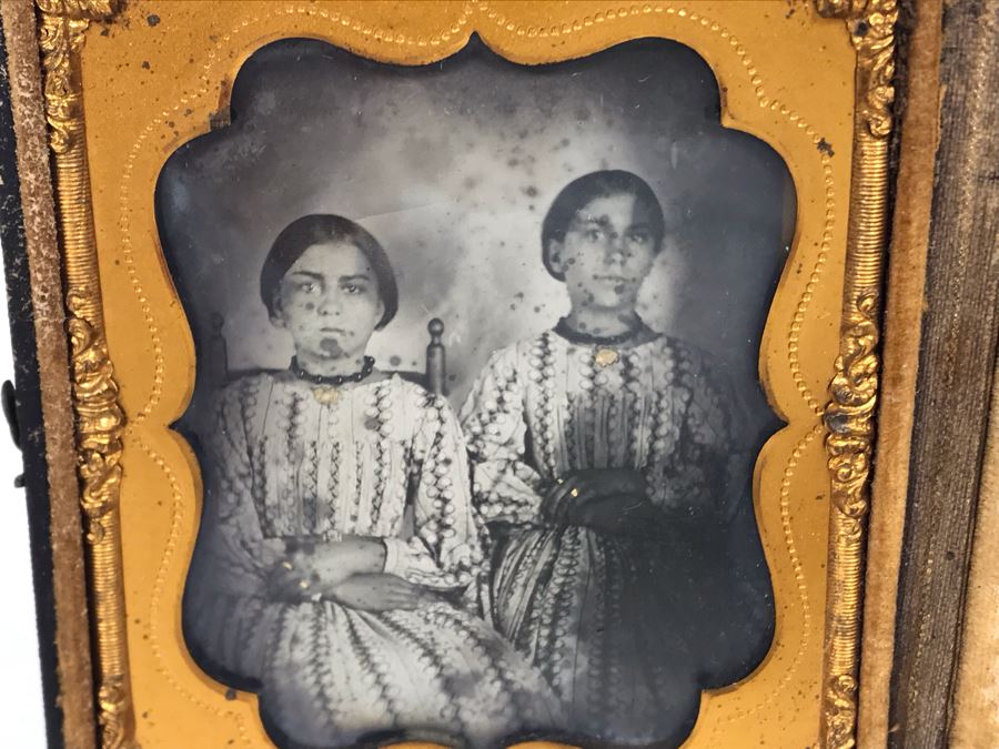 Old Daguerreotype Photograph Of Sisters With Case 3.25 X 3.75 (JUST ADDED) [Photo 5]