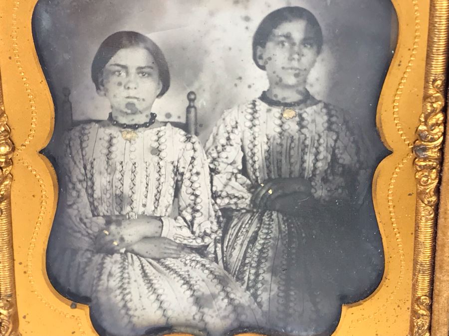 Old Daguerreotype Photograph Of Sisters With Case 3.25 X 3.75 (JUST ADDED) [Photo 7]
