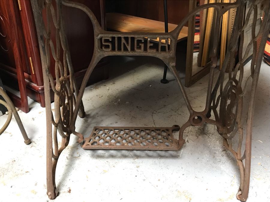Antique Singer Cast Iron Base Table With Round Marble Top 36R X 29H (JUST ADDED) [Photo 6]