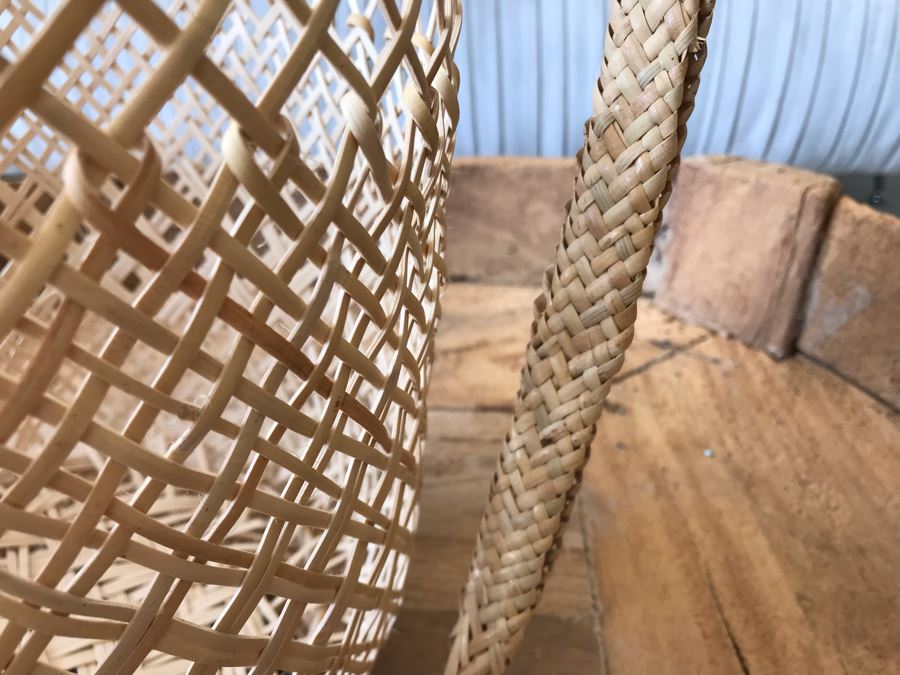 Fish Net Backpack Retails $68 [Photo 5]