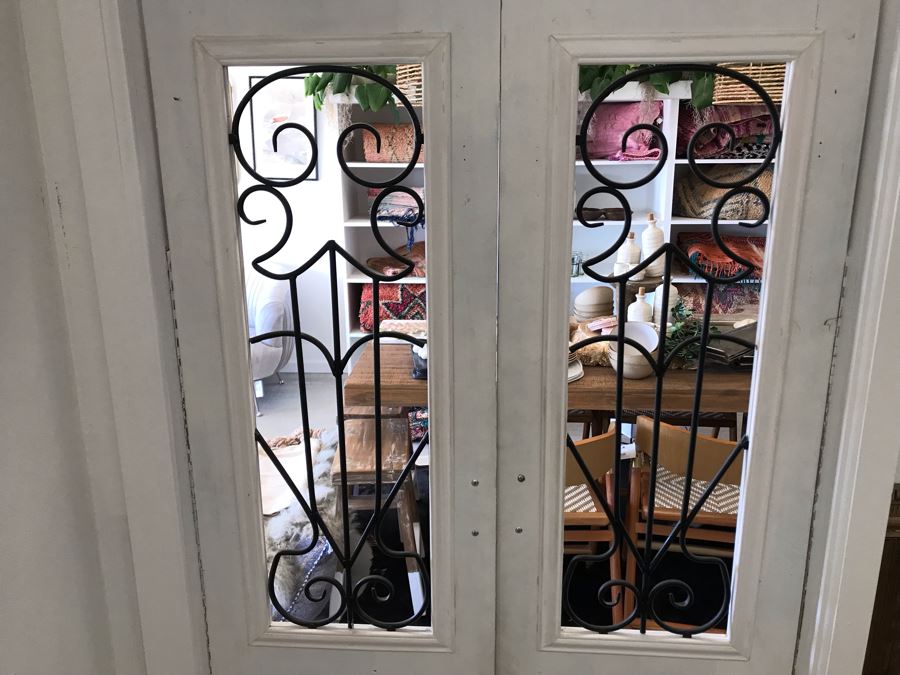 Pair Of Wooden / Bent Metal Cafe Saloon Swinging Doors [Photo 11]