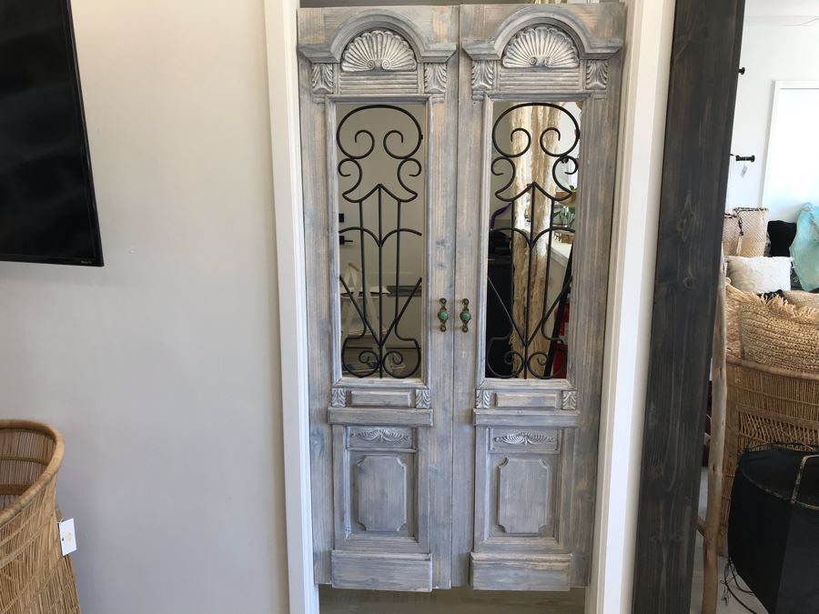 Pair Of Wooden / Bent Metal Cafe Saloon Swinging Doors [Photo 2]