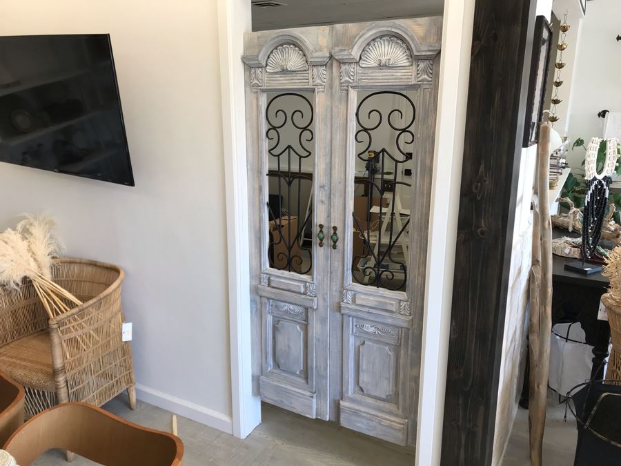 Pair Of Wooden / Bent Metal Cafe Saloon Swinging Doors [Photo 3]