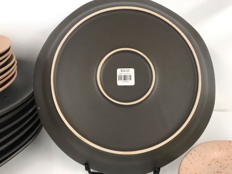 (8) B&B Grey Dinner Plates And (8) B&B Salmon Salad Plates Retails $336 [Photo 9]