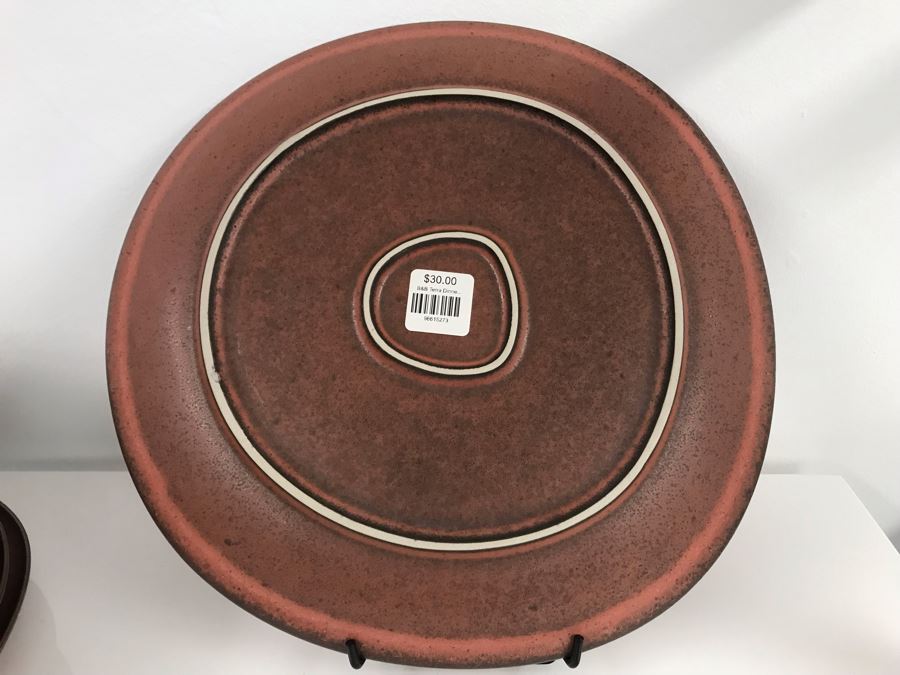 Set Of (8) B&B Terra 11' Dinner Plates Retails $240 [Photo 6]