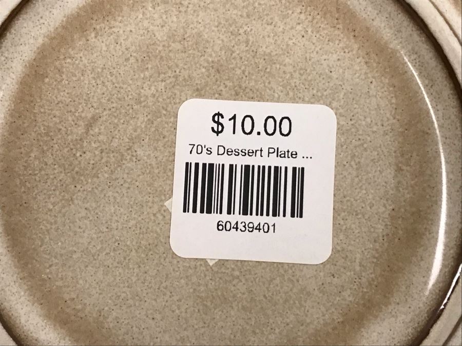 Set Of (8) 70's Dessert 7' Plates and (8) B&B Ceramics Dinner 11' Plates Retails $280 [Photo 8]