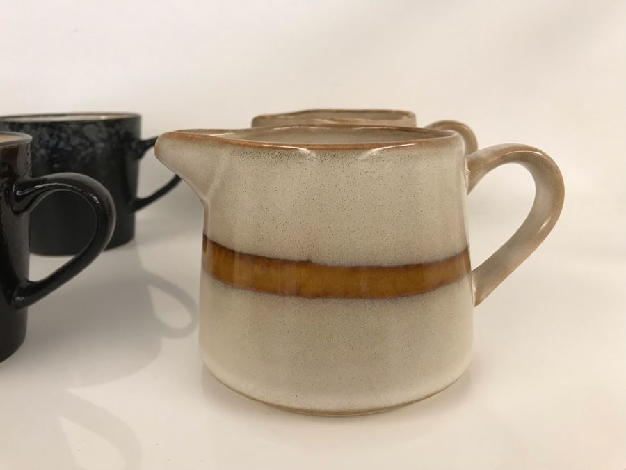 (4) 70s Coffee Cups And (2) 70s Creamers Retails $98 [Photo 3]