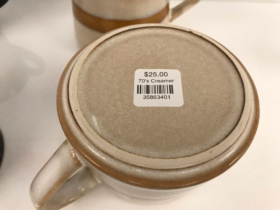 (4) 70s Coffee Cups And (2) 70s Creamers Retails $98 [Photo 8]