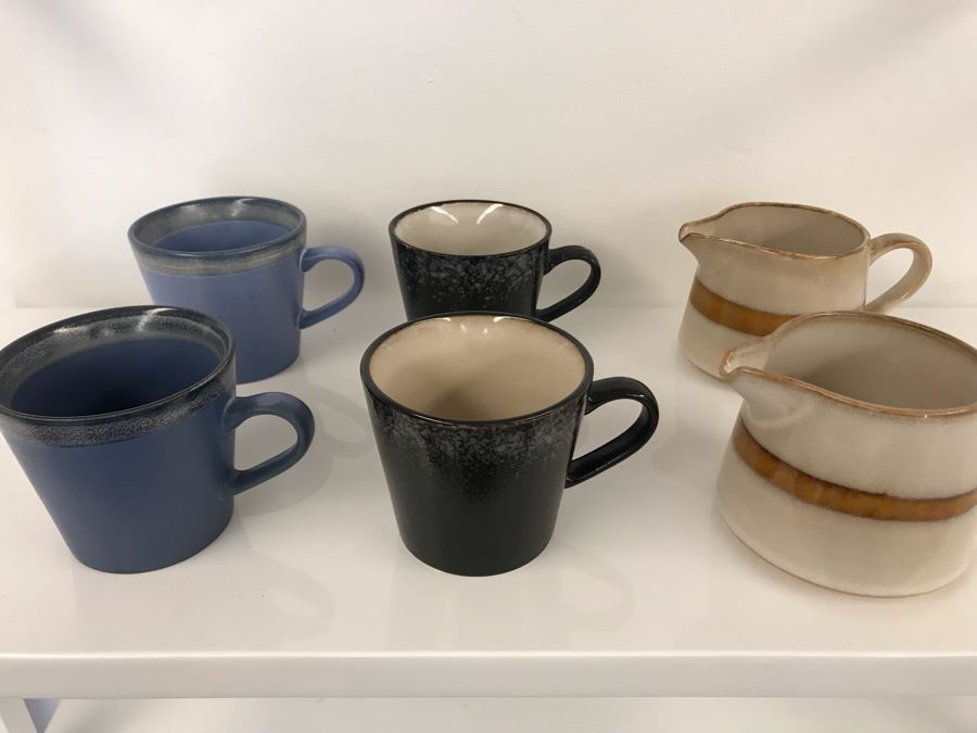(4) 70s Coffee Cups And (2) 70s Creamers Retails $98 [Photo 5]
