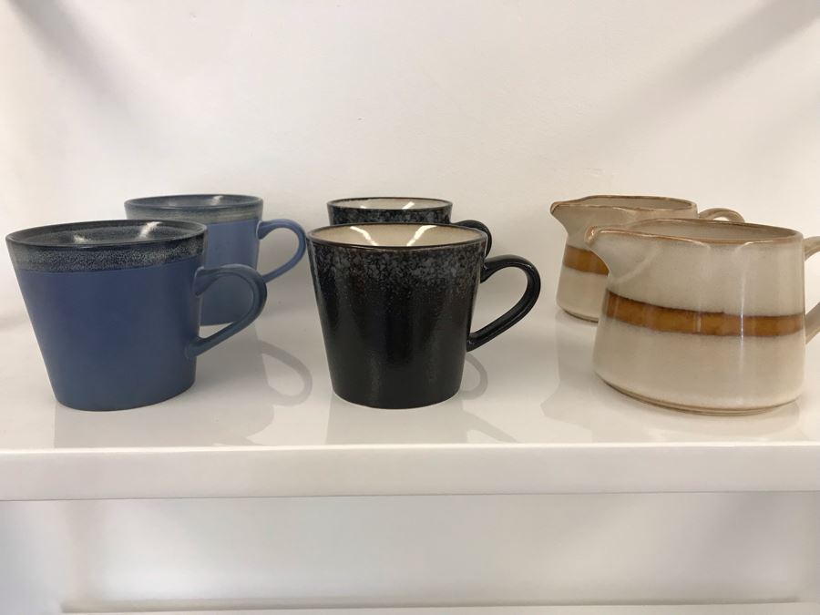 (4) 70s Coffee Cups And (2) 70s Creamers Retails $98 [Photo 2]
