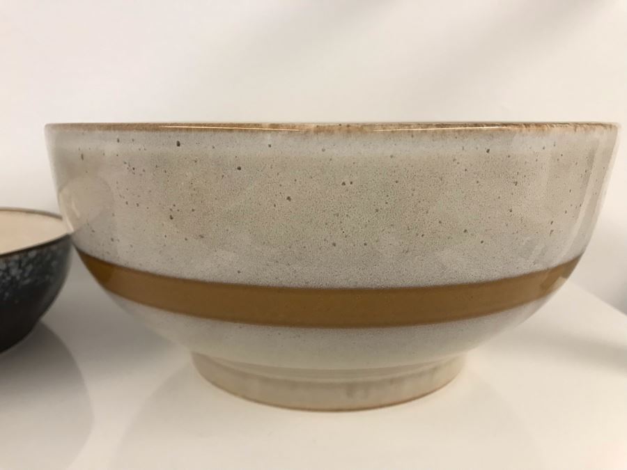 Pair Of Large 70s 9R Bowls By HK Living And 70s Pasta 7R Bowl By HK Living Retails $114 [Photo 4]