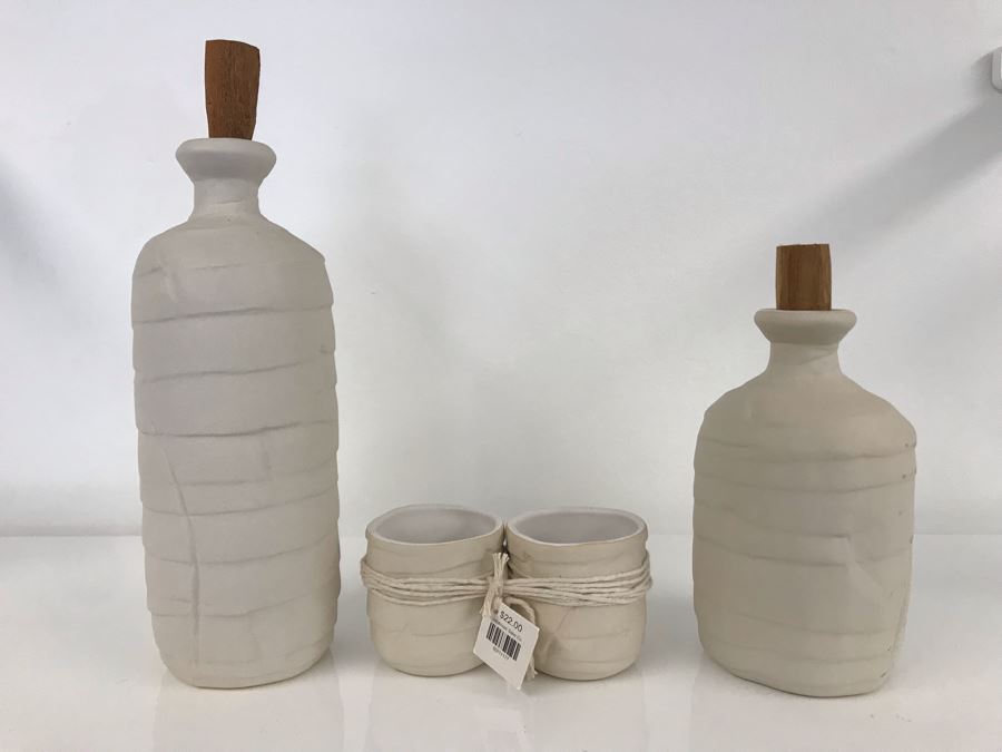 Pair Of Japanese Sake Bottles And Pair Of Japanese Sake Cups Retails $98