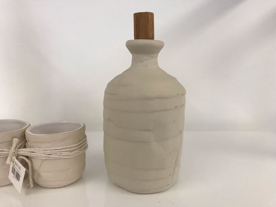 Pair Of Japanese Sake Bottles And Pair Of Japanese Sake Cups Retails $98 [Photo 6]