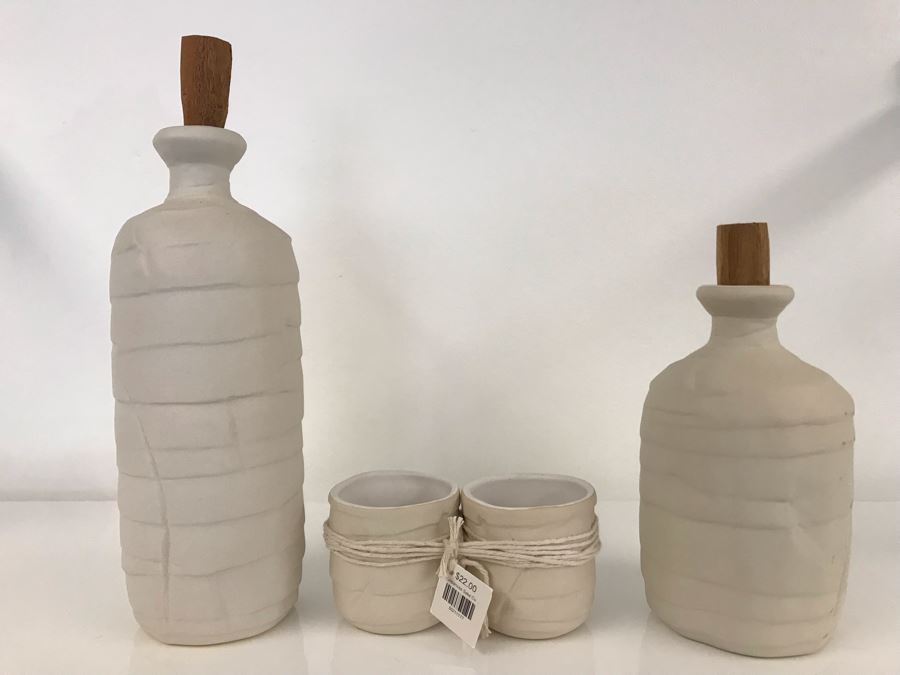 Pair Of Japanese Sake Bottles And Pair Of Japanese Sake Cups Retails $98 [Photo 3]