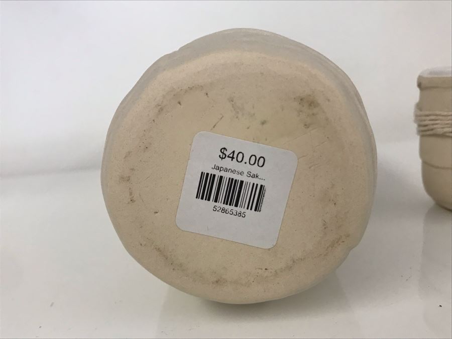 Pair Of Japanese Sake Bottles And Pair Of Japanese Sake Cups Retails $98 [Photo 10]