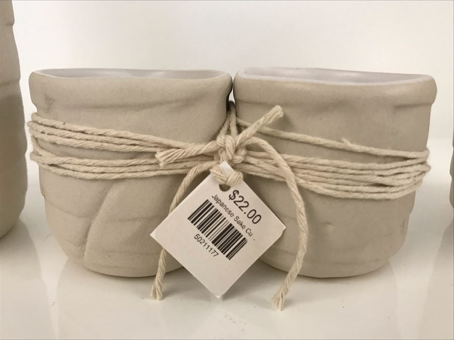 Pair Of Japanese Sake Bottles And Pair Of Japanese Sake Cups Retails $98 [Photo 4]