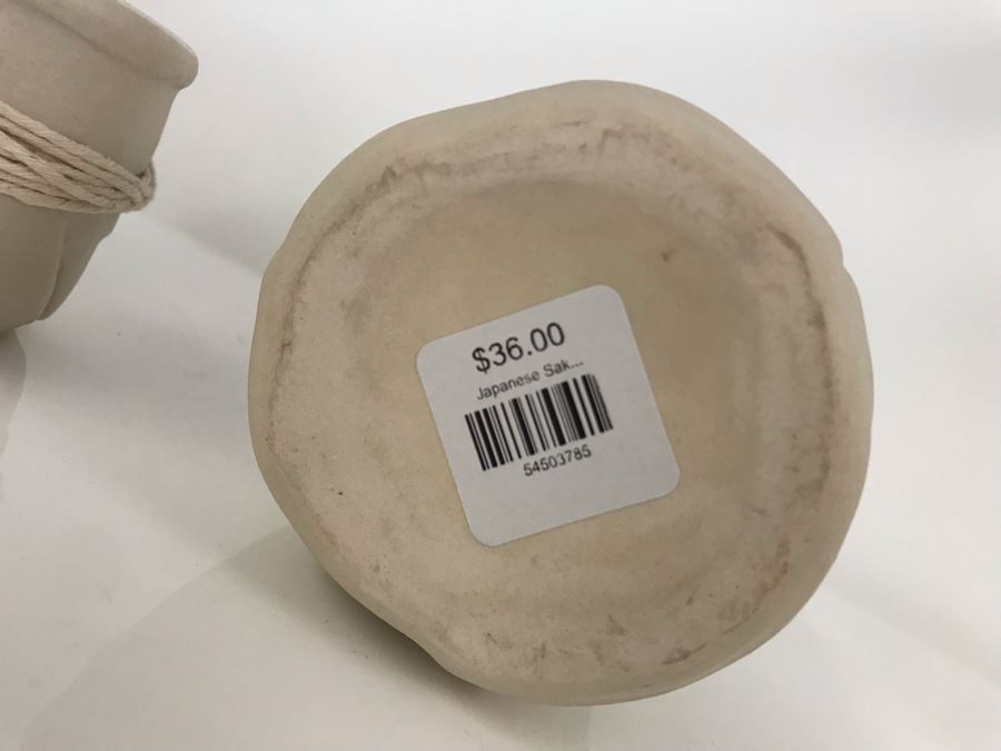Pair Of Japanese Sake Bottles And Pair Of Japanese Sake Cups Retails $98 [Photo 8]