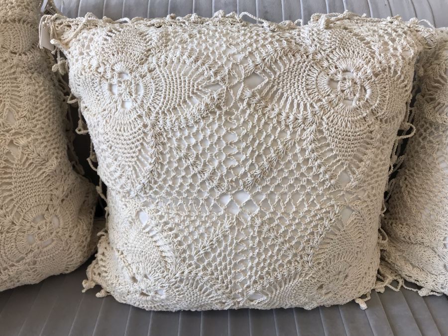 Set Of (4) White Crochet Throw Pillows 16W Retails $272 [Photo 4]