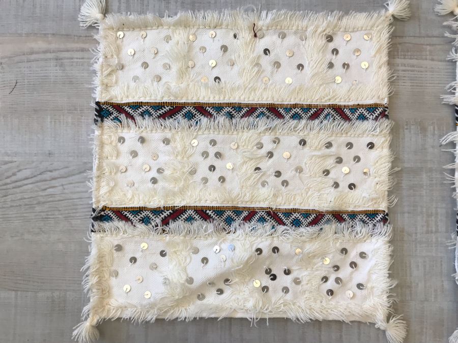 (4) Pillow Covers Accent Throws Apx 20 X 20 [Photo 3]