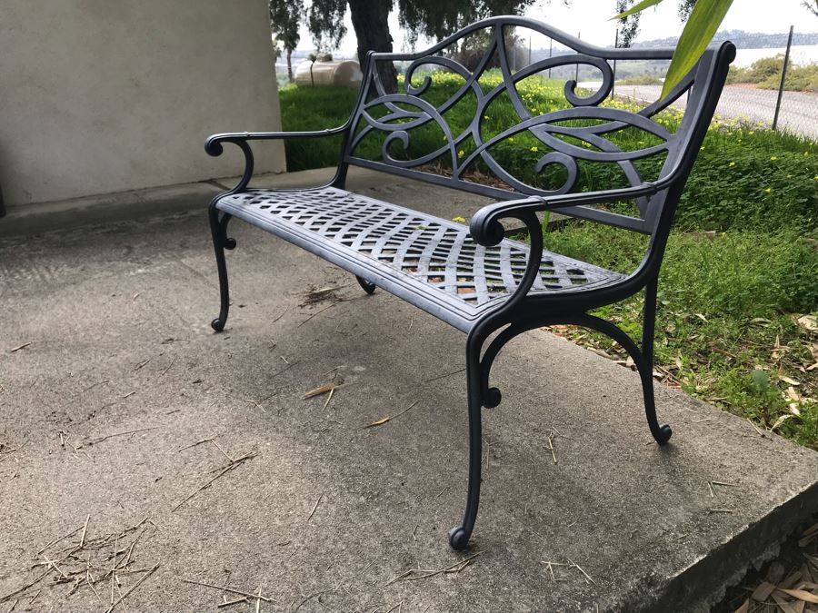 Outdoor Metal Bench [Photo 5]