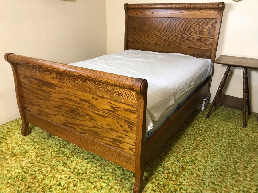 Stunning Tiger Oak Queen Size Sleigh Bed 57W X 80L X 54H (Does Not Include Mattress)