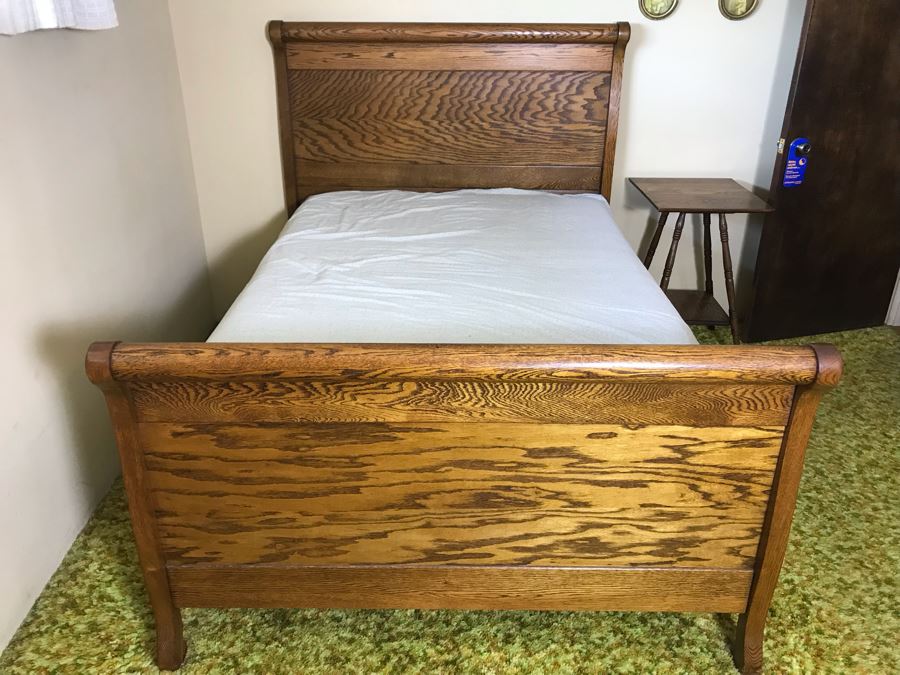 Stunning Tiger Oak Queen Size Sleigh Bed 57W X 80L X 54H (Does Not Include Mattress) [Photo 4]