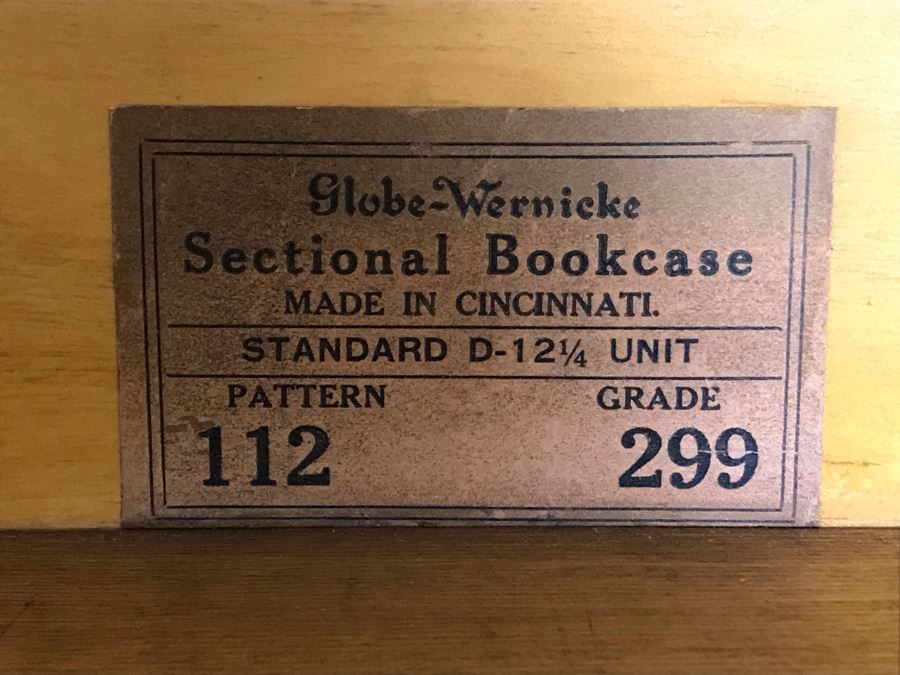 Striking Globe Wernicke Antique Tiger Oak Sectional Bookcase With (5) Bookcases, Base And Top 34W X 12D X 79H (Photo Shows Front / Side View) [Photo 15]