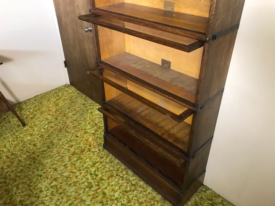 Striking Globe Wernicke Antique Tiger Oak Sectional Bookcase With (5) Bookcases, Base And Top 34W X 12D X 79H (Photo Shows Front / Side View) [Photo 21]