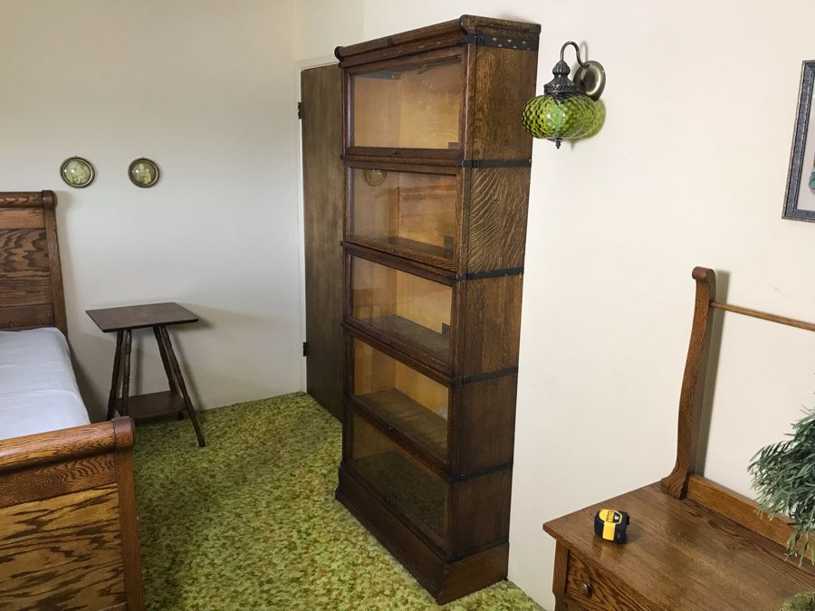Striking Globe Wernicke Antique Tiger Oak Sectional Bookcase With (5) Bookcases, Base And Top 34W X 12D X 79H (Photo Shows Front / Side View) [Photo 8]