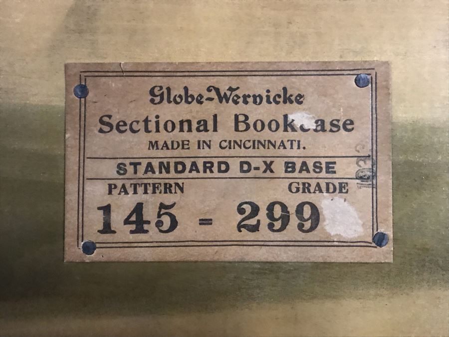 Striking Globe Wernicke Antique Tiger Oak Sectional Bookcase With (5) Bookcases, Base And Top 34W X 12D X 79H (Photo Shows Front / Side View) [Photo 31]