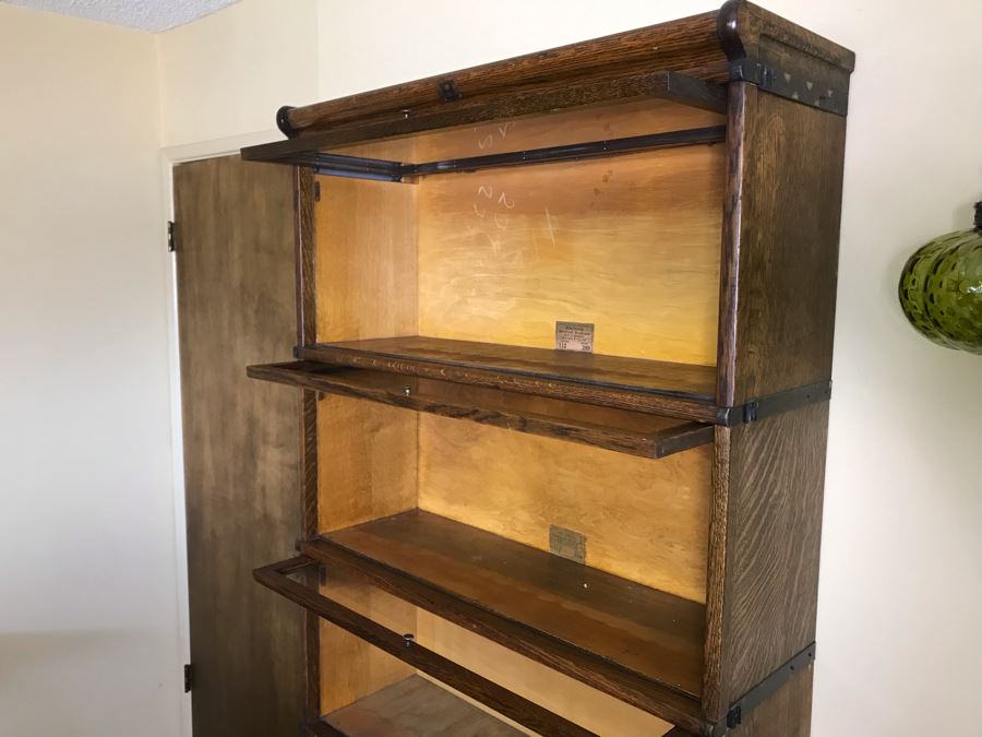 Striking Globe Wernicke Antique Tiger Oak Sectional Bookcase With (5) Bookcases, Base And Top 34W X 12D X 79H (Photo Shows Front / Side View) [Photo 20]