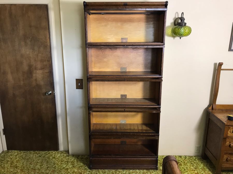 Striking Globe Wernicke Antique Tiger Oak Sectional Bookcase With (5) Bookcases, Base And Top 34W X 12D X 79H (Photo Shows Front / Side View) [Photo 19]