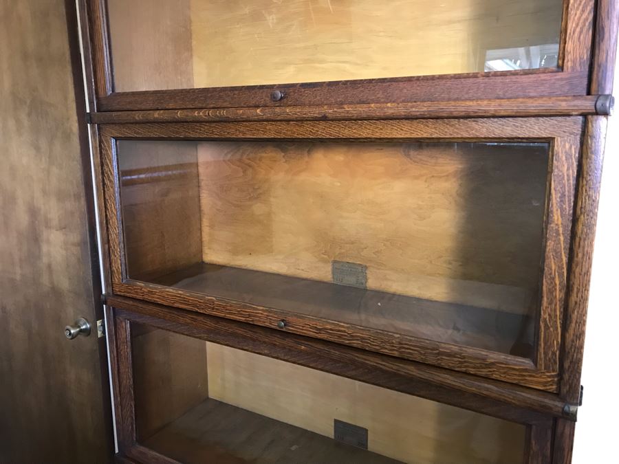 Striking Globe Wernicke Antique Tiger Oak Sectional Bookcase With (5) Bookcases, Base And Top 34W X 12D X 79H (Photo Shows Front / Side View) [Photo 14]