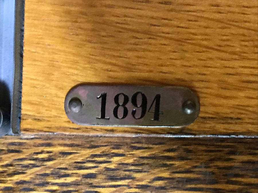 Striking Globe Wernicke Antique Tiger Oak Sectional Bookcase With (5) Bookcases, Base And Top 34W X 12D X 79H (Photo Shows Front / Side View) [Photo 16]