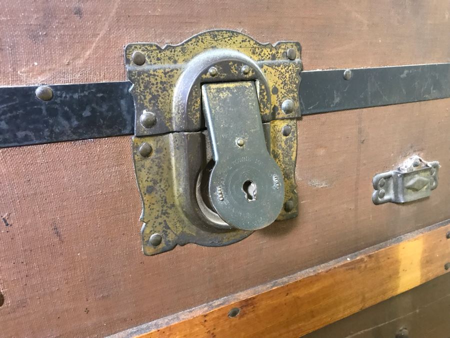 Large Antique Steamer Trunk 31W X 18D X 20H [Photo 5]