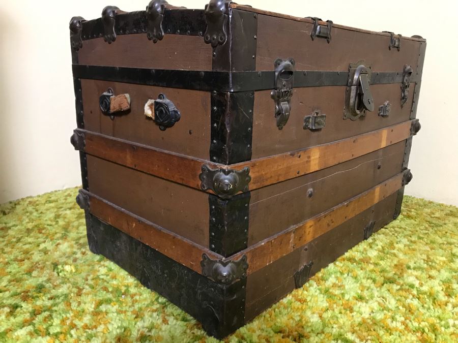 Large Antique Steamer Trunk 31W X 18D X 20H [Photo 3]