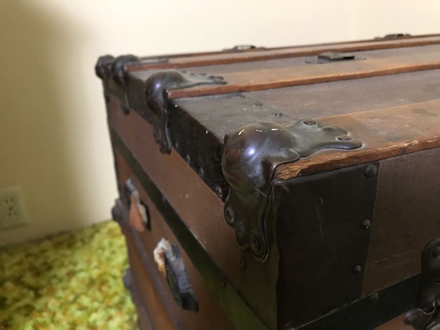 Large Antique Steamer Trunk 31W X 18D X 20H [Photo 4]