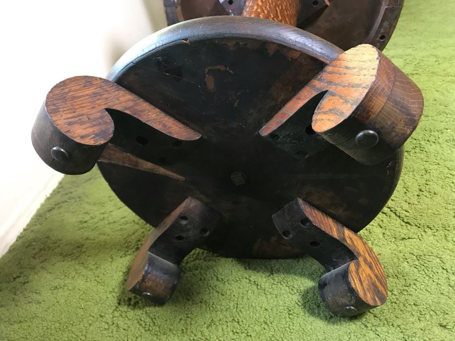 Stunning Antique Tiger Oak Pedestal Table 24R X 29.5H (Some Staining On Top) [Photo 17]