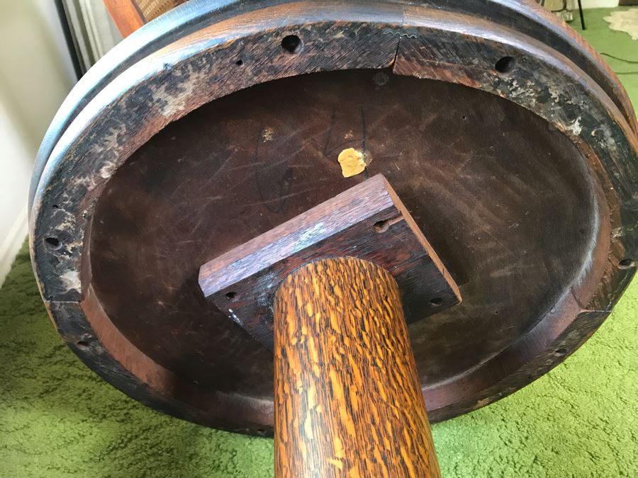 Stunning Antique Tiger Oak Pedestal Table 24R X 29.5H (Some Staining On Top) [Photo 16]