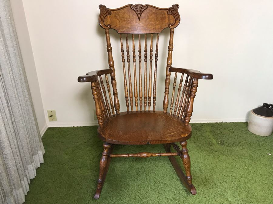 Antique Tiger Oak Rocking Chair 28W X 31D X 40H [Photo 1]