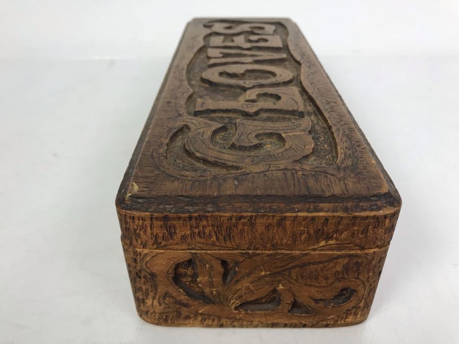 Antique 1910 Flemish Art Co Pyrography Burnt Wooden Box With Pair Of Leather Gloves 11.5W X 4D X 2.75H [Photo 10]
