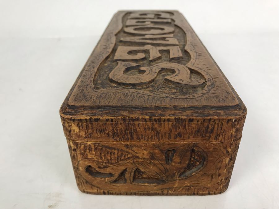 Antique 1910 Flemish Art Co Pyrography Burnt Wooden Box With Pair Of Leather Gloves 11.5W X 4D X 2.75H [Photo 8]